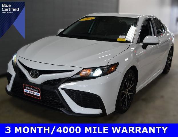 Used 2021 Toyota Camry SE image 1