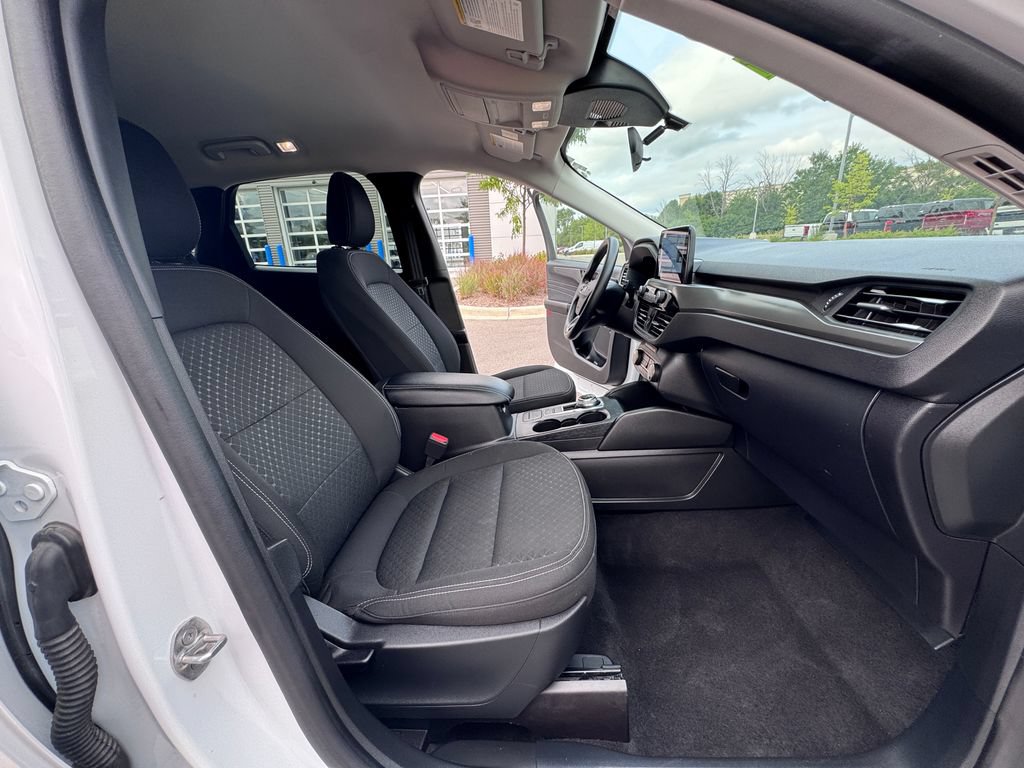 Certified 2025 Ford Escape Active AWD/4WD image 29