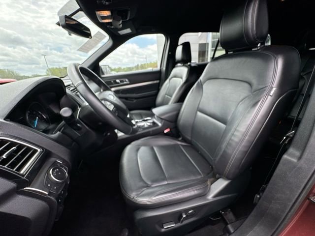 Certified 2018 Ford Explorer XLT w/ Equipment Group 202A AWD/4WD image 14