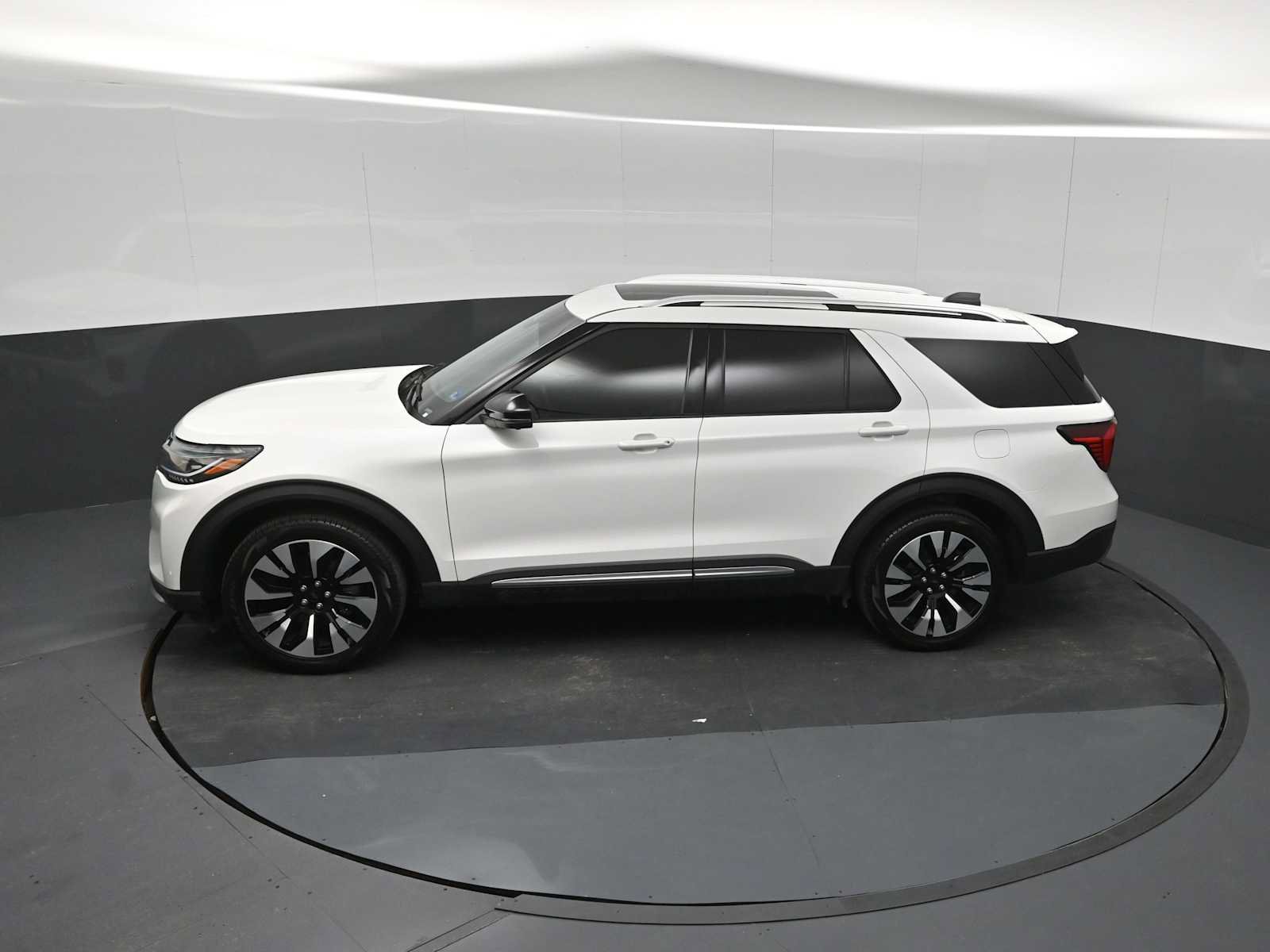 Certified 2026 Ford Explorer Platinum w/ LUX Leather Package AWD/4WD image 45