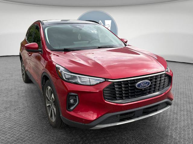 Certified 2023 Ford Escape Platinum w/ Premium Technology Package AWD/4WD image 1