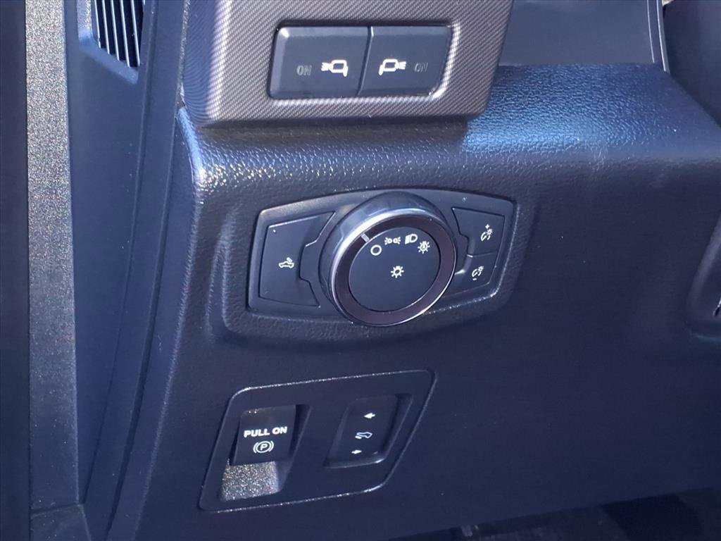 Certified 2019 Ford F150 Raptor w/ Equipment Group 802A Luxury image 19