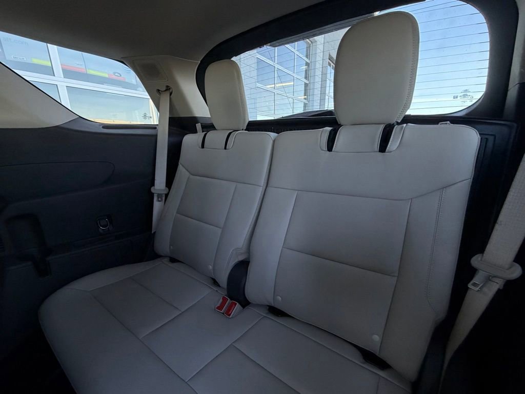 Certified 2023 Ford Explorer Platinum w/ Technology Package image 24