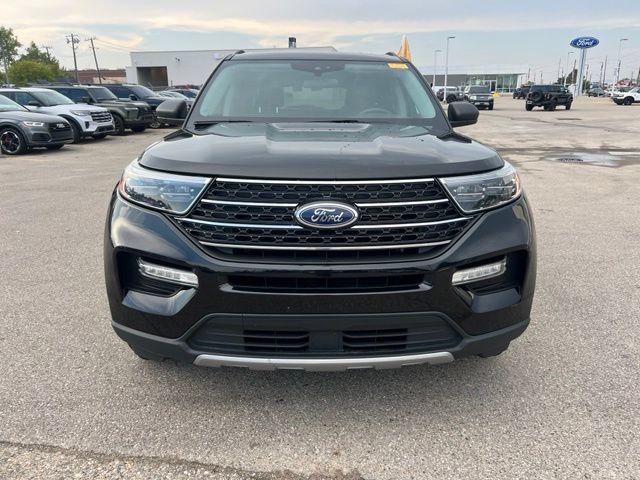 Certified 2023 Ford Explorer XLT w/ Equipment Group 202A AWD/4WD image 2
