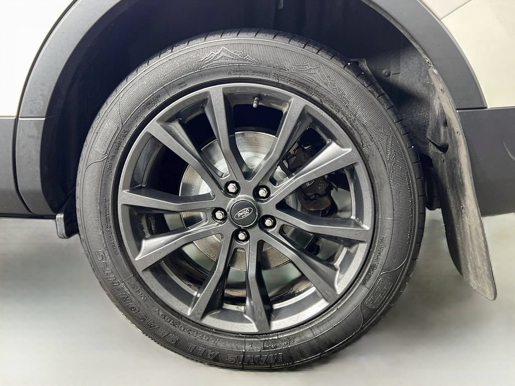 Certified 2018 Ford Explorer XLT w/ Equipment Group 202A AWD/4WD image 33