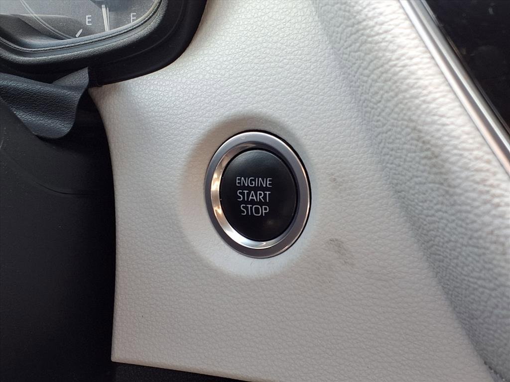 Used 2023 Toyota Corolla SE image 5