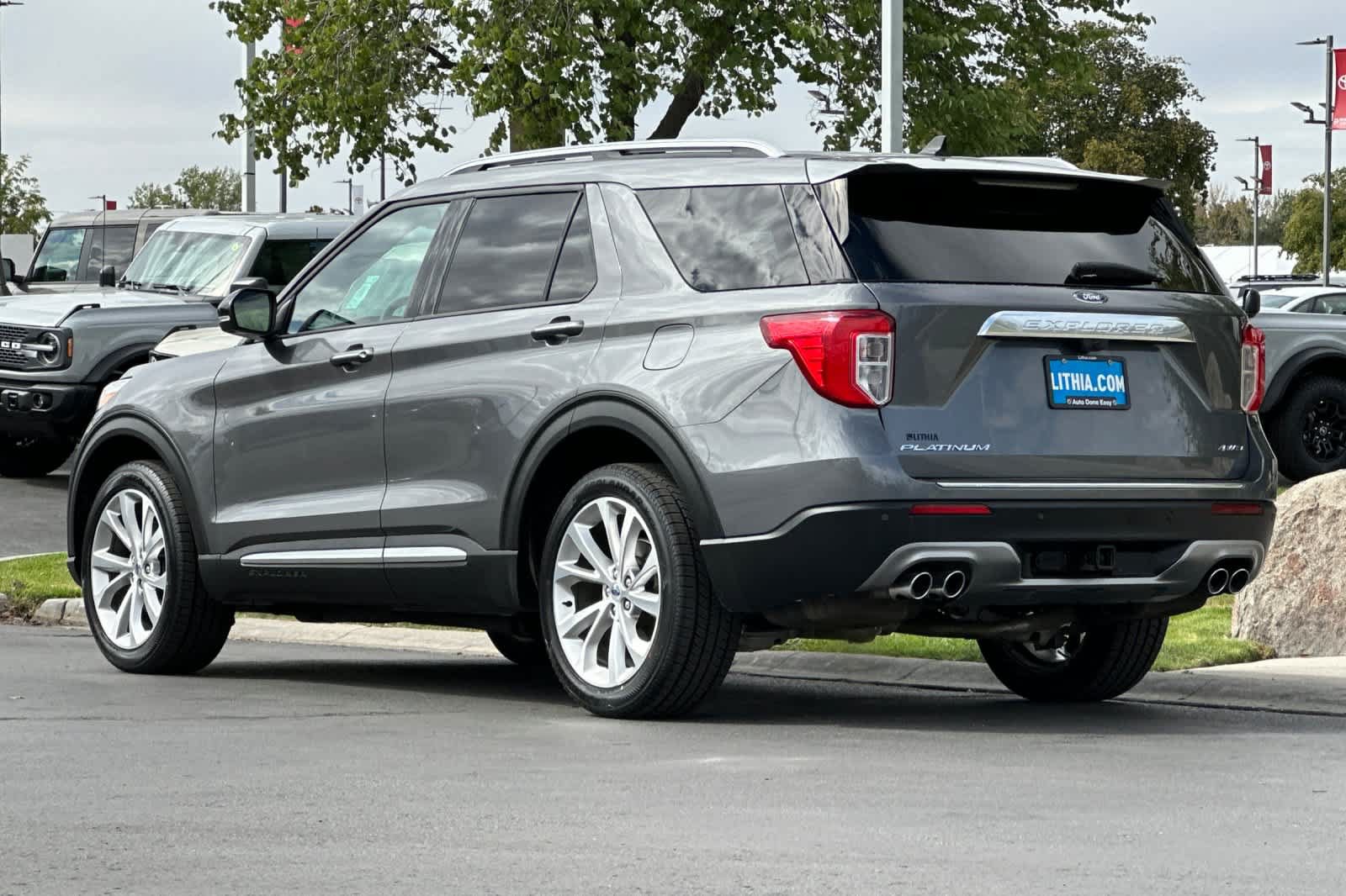 Certified 2023 Ford Explorer Platinum w/ Technology Package AWD/4WD image 6