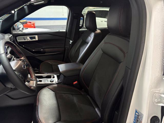 Certified 2024 Ford Explorer ST-Line w/ Class IV Trailer Tow Package AWD/4WD image 12
