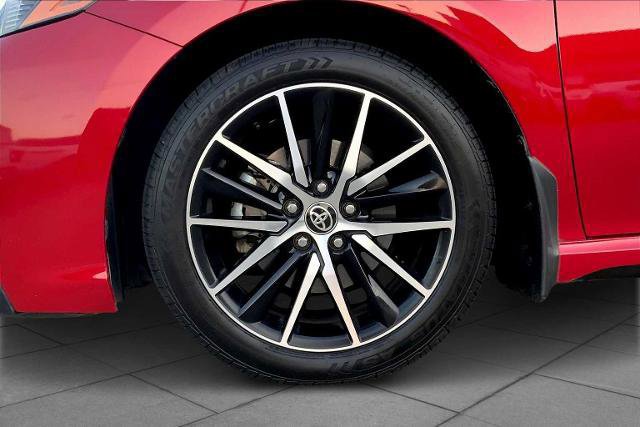 Used 2021 Toyota Camry SE w/ Convenience Package image 12