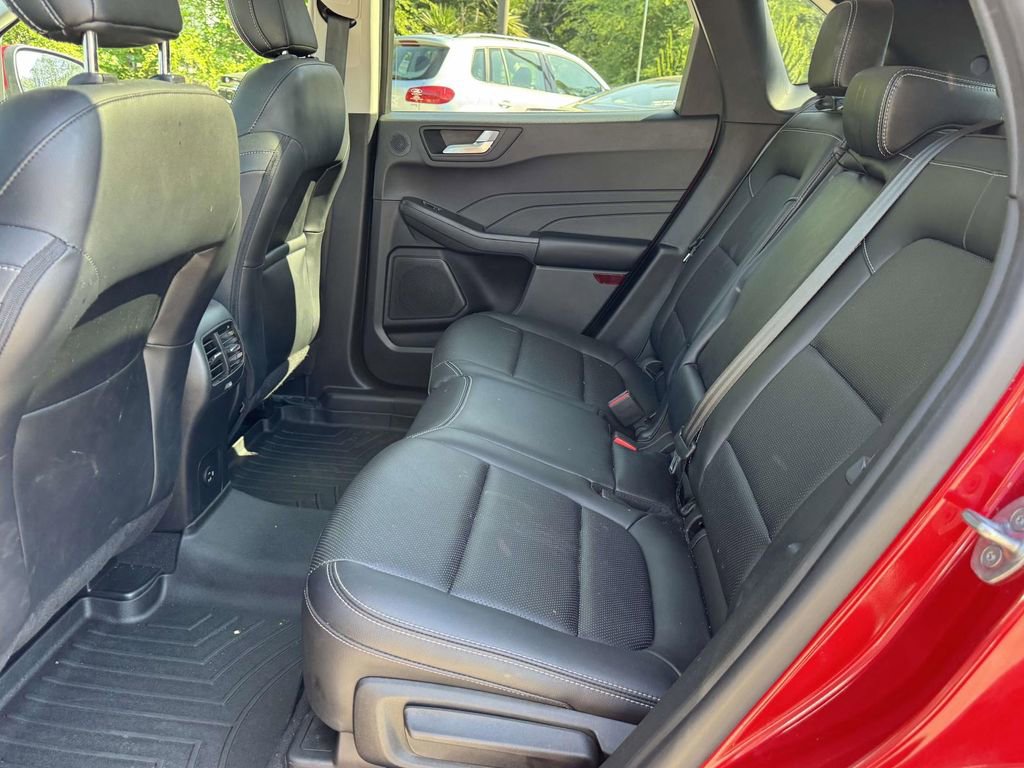 Certified 2021 Ford Escape SEL w/ Technology Package AWD/4WD image 17