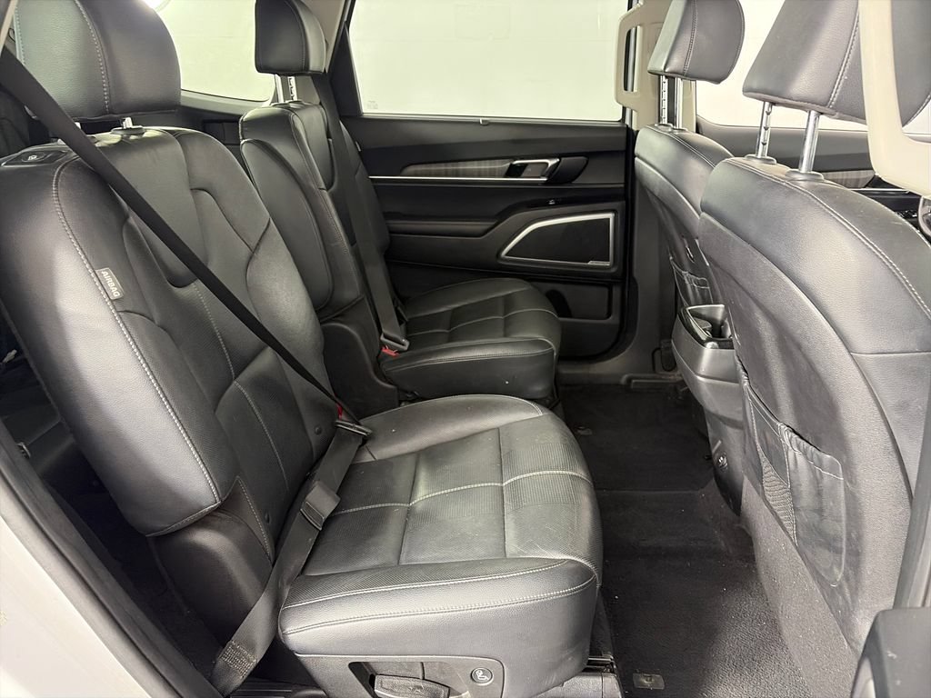 Used 2023 Kia Telluride EX w/ EX Captain's Chair Package AWD/4WD image 28