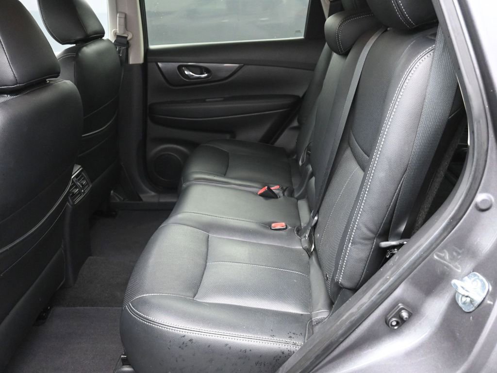 Used 2019 Nissan Rogue S w/ Special Edition Package FWD image 7
