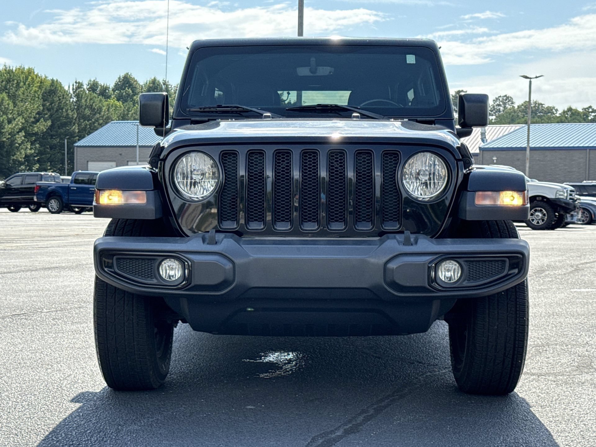 Used 2020 Jeep Wrangler Unlimited Sahara AWD/4WD image 29