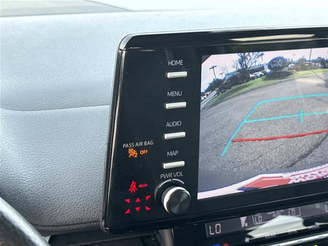 Used 2022 Toyota Sienna XLE FWD image 25