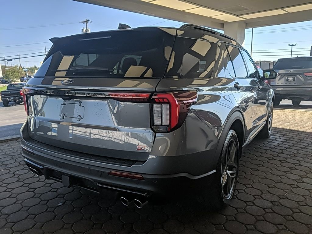 Certified 2025 Ford Explorer ST AWD/4WD image 6