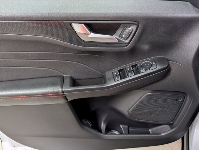 Certified 2025 Ford Escape ST-Line Select AWD/4WD image 11