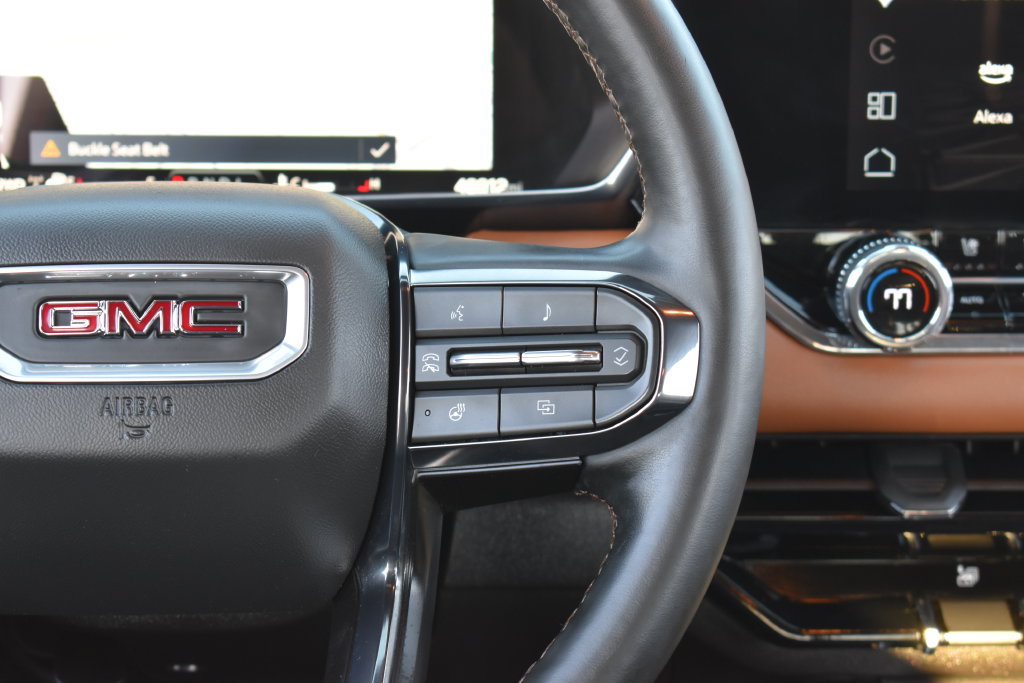 Used 2025 GMC Canyon AT4 w/ Technology Plus Package AWD/4WD image 18