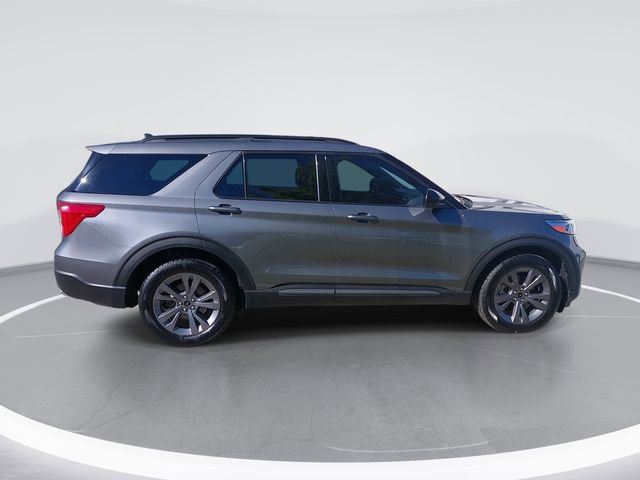 Certified 2022 Ford Explorer XLT w/ Equipment Group 202A AWD/4WD image 6