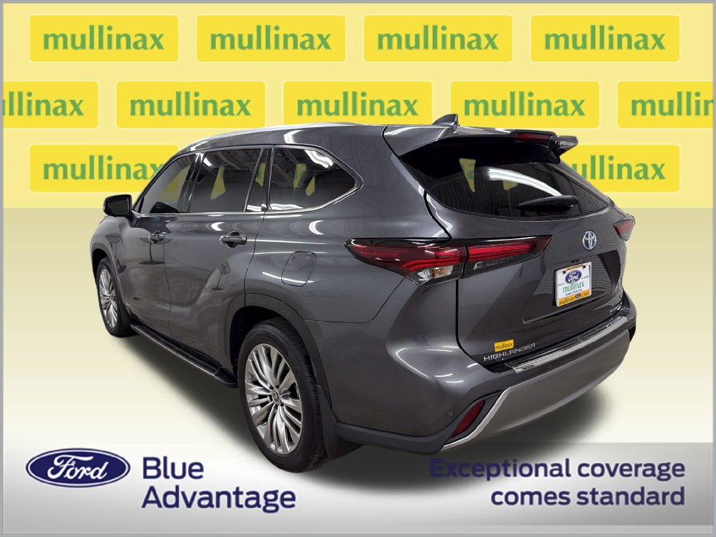 Used 2024 Toyota Highlander Platinum AWD/4WD image 11