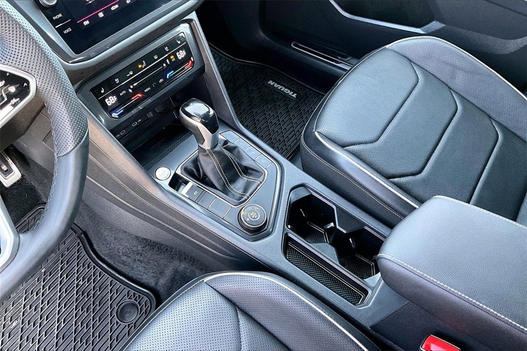 Used 2022 Volkswagen Tiguan SEL R-Line image 15