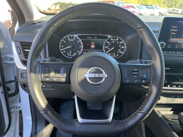 Used 2024 Nissan Rogue SV w/ SV Premium Package FWD image 21
