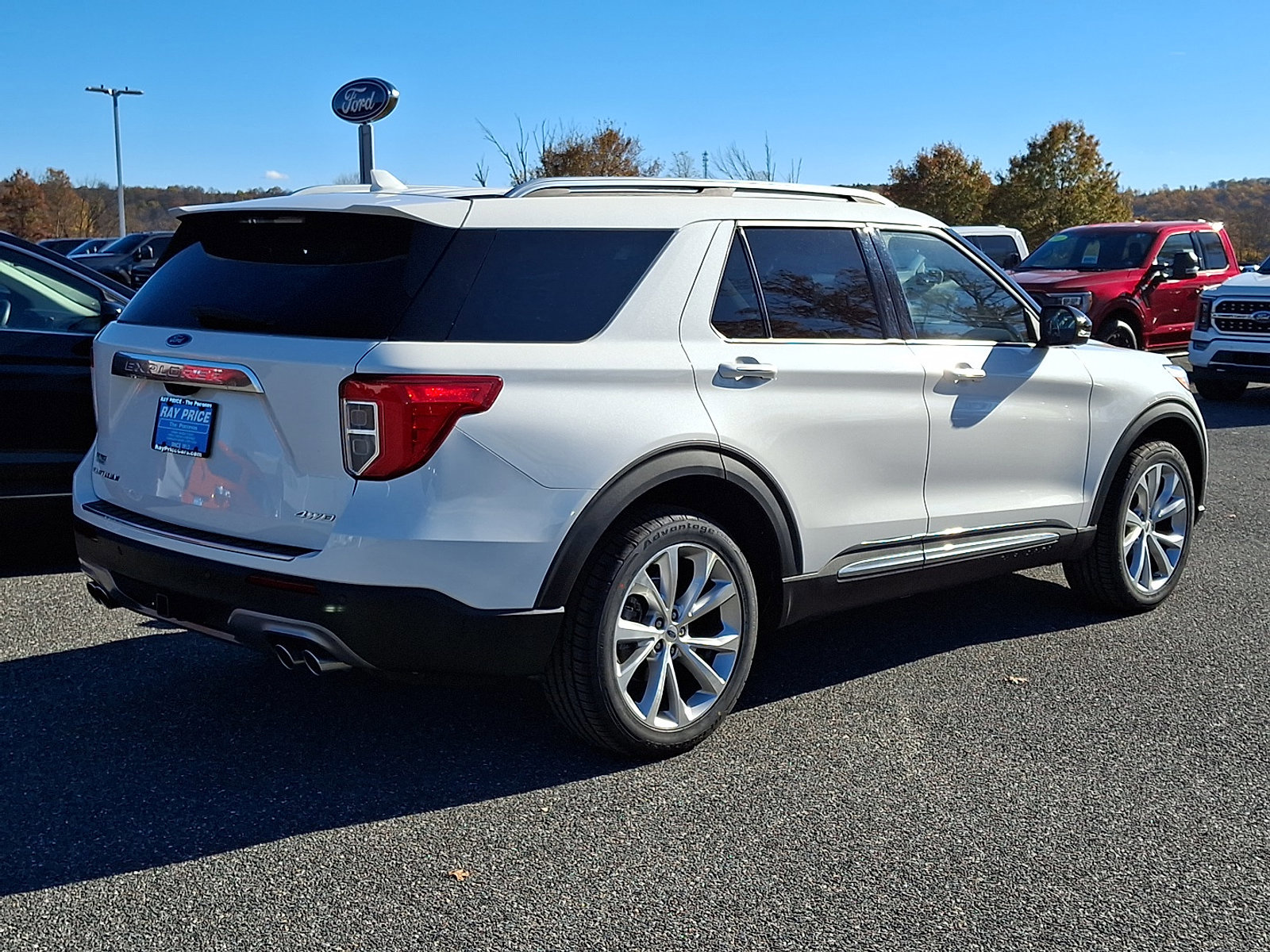 Certified 2022 Ford Explorer Platinum w/ Equipment Group 601A image 4