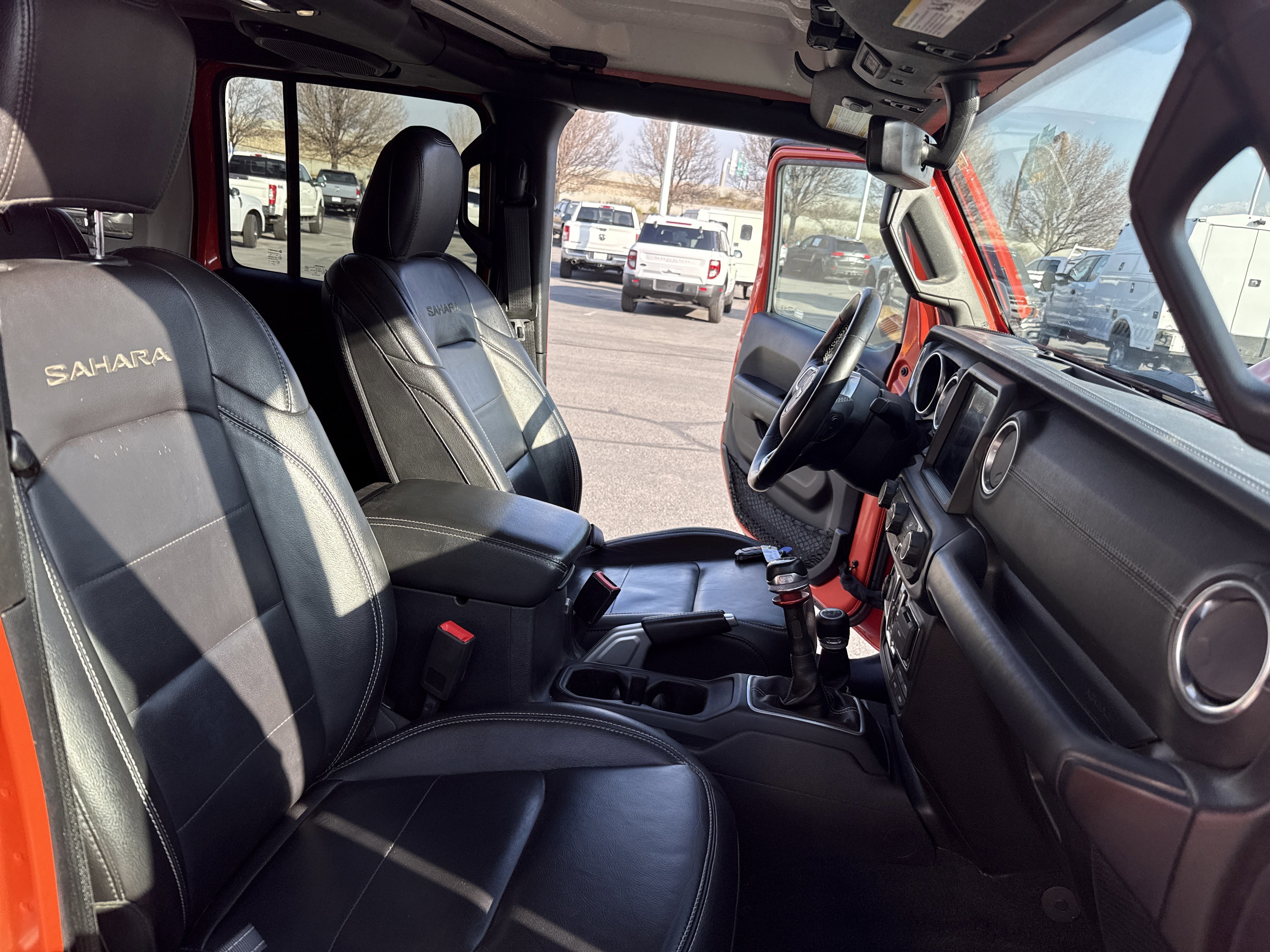 Used 2019 Jeep Wrangler Unlimited Sahara w/ Uconnect 4C Nav & Sound Group image 28