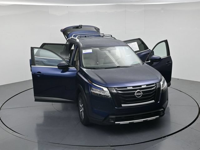 Used 2023 Nissan Pathfinder SL FWD image 52
