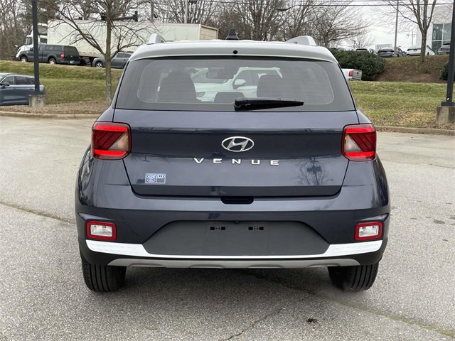 Used 2022 Hyundai Venue Limited image 4