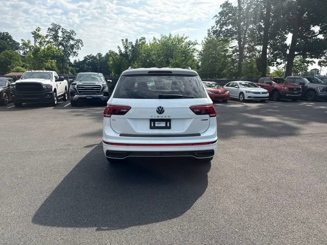 Used 2024 Volkswagen Tiguan SE R-Line AWD/4WD image 8