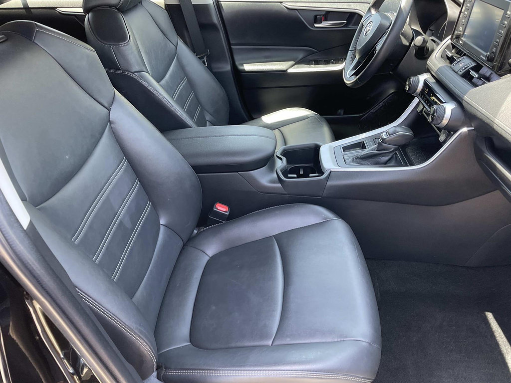 Used 2022 Toyota RAV4 XLE Premium FWD image 35