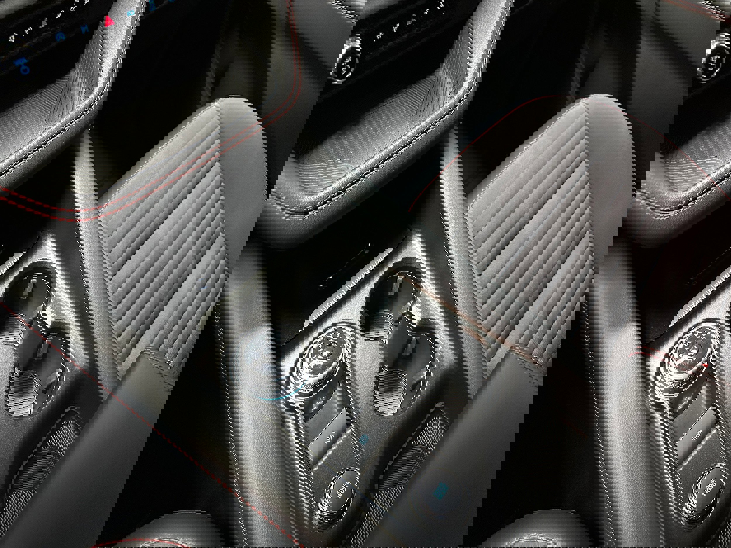 Certified 2025 Ford Explorer ST-Line image 25