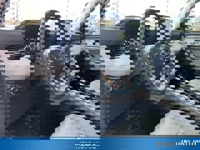 Certified 2025 Ford Explorer Active w/ Active Comfort Package image 26