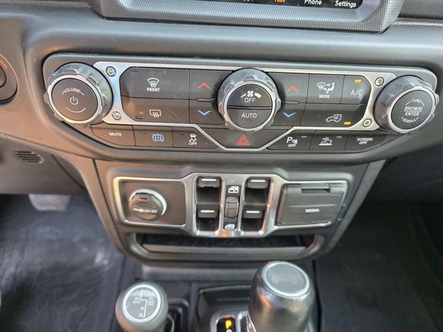 Used 2023 Jeep Wrangler Unlimited Sahara AWD/4WD image 16