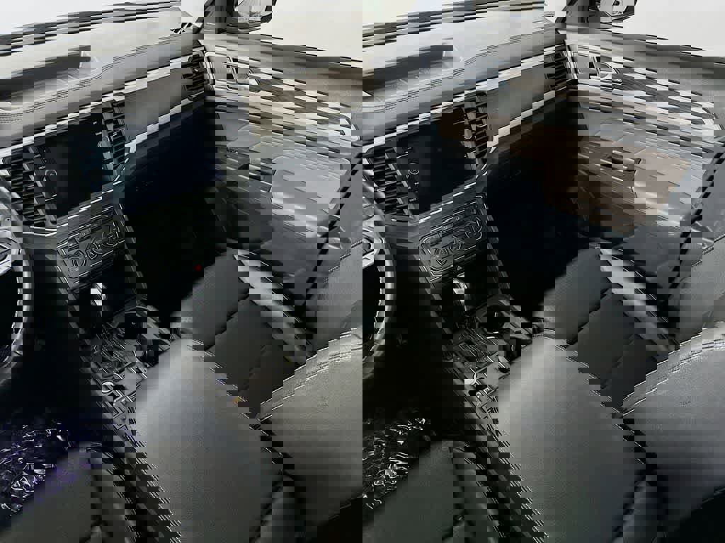 Used 2021 Volkswagen Atlas SE w/ Panoramic Sunroof Package image 11