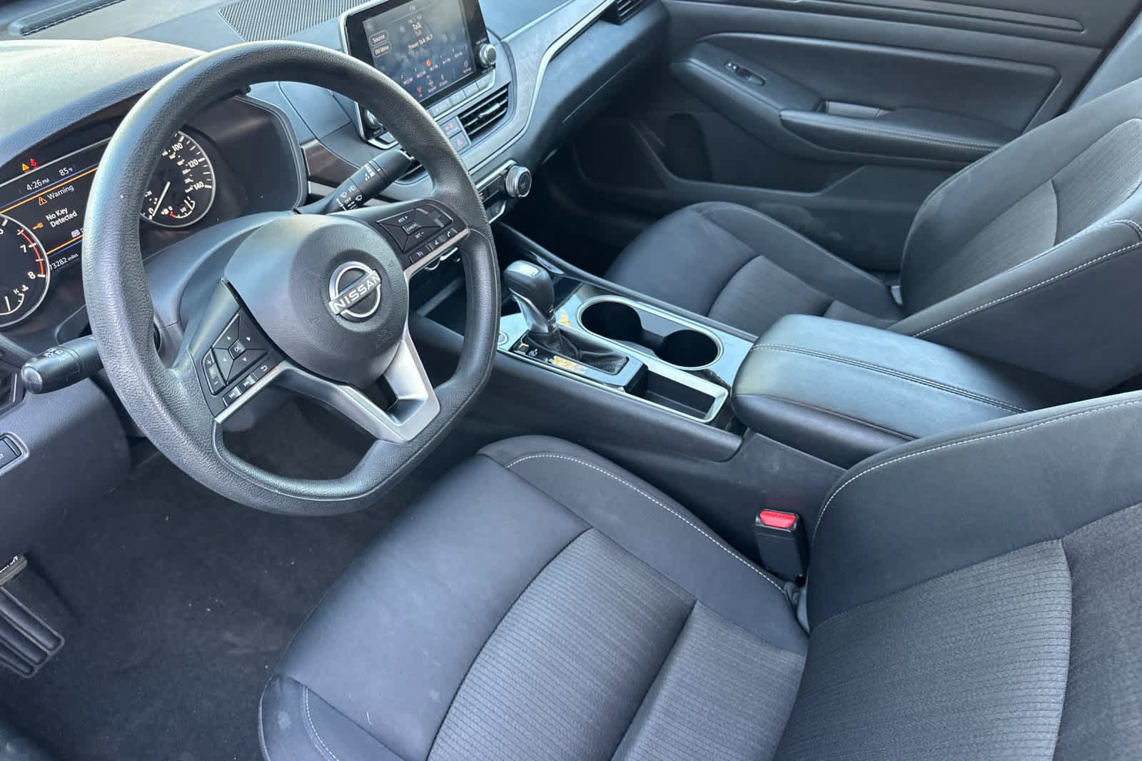 Used 2024 Nissan Altima 2.5 SV FWD image 12