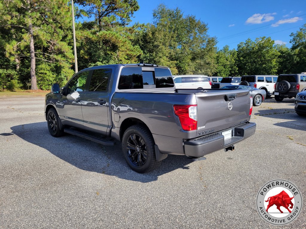 Used 2024 Nissan Titan SV w/ SV Convenience Package RWD image 4