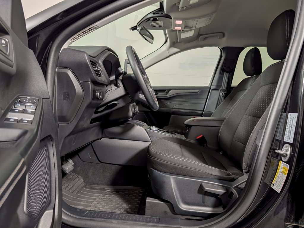 Certified 2025 Ford Escape Active FWD image 10