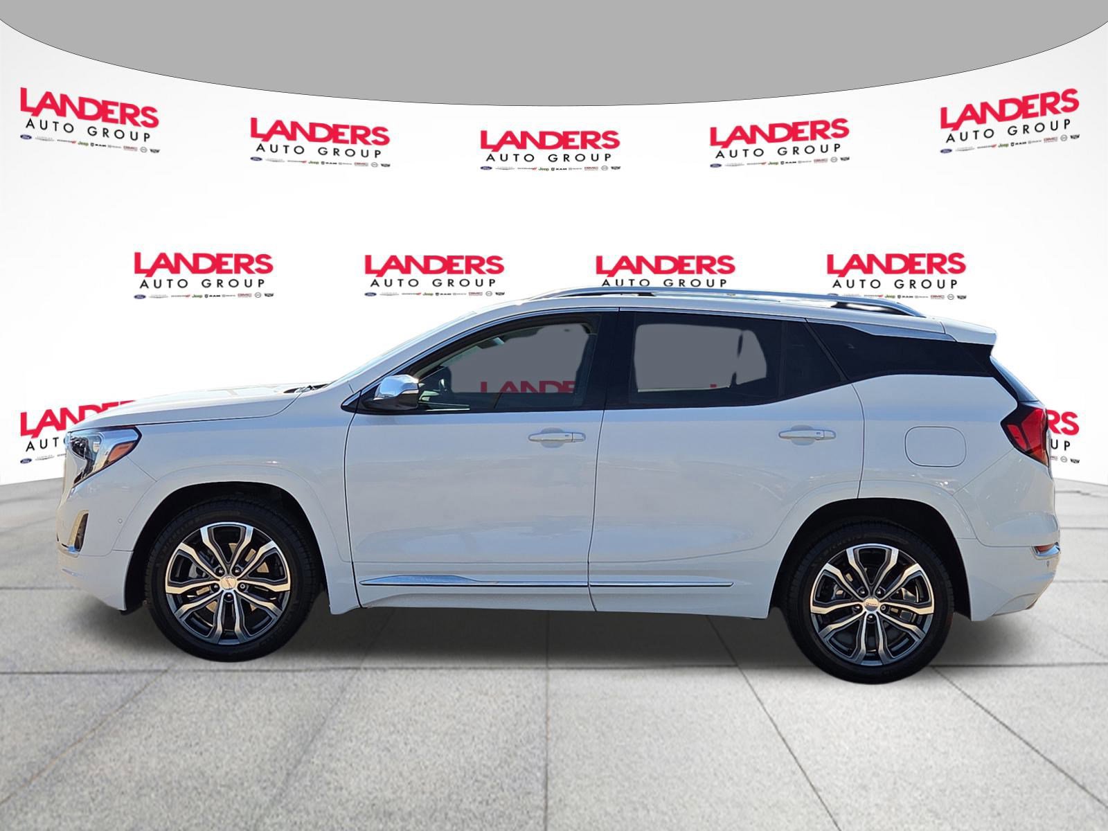 Used 2020 GMC Terrain Denali w/ Denali Premium Package image 2