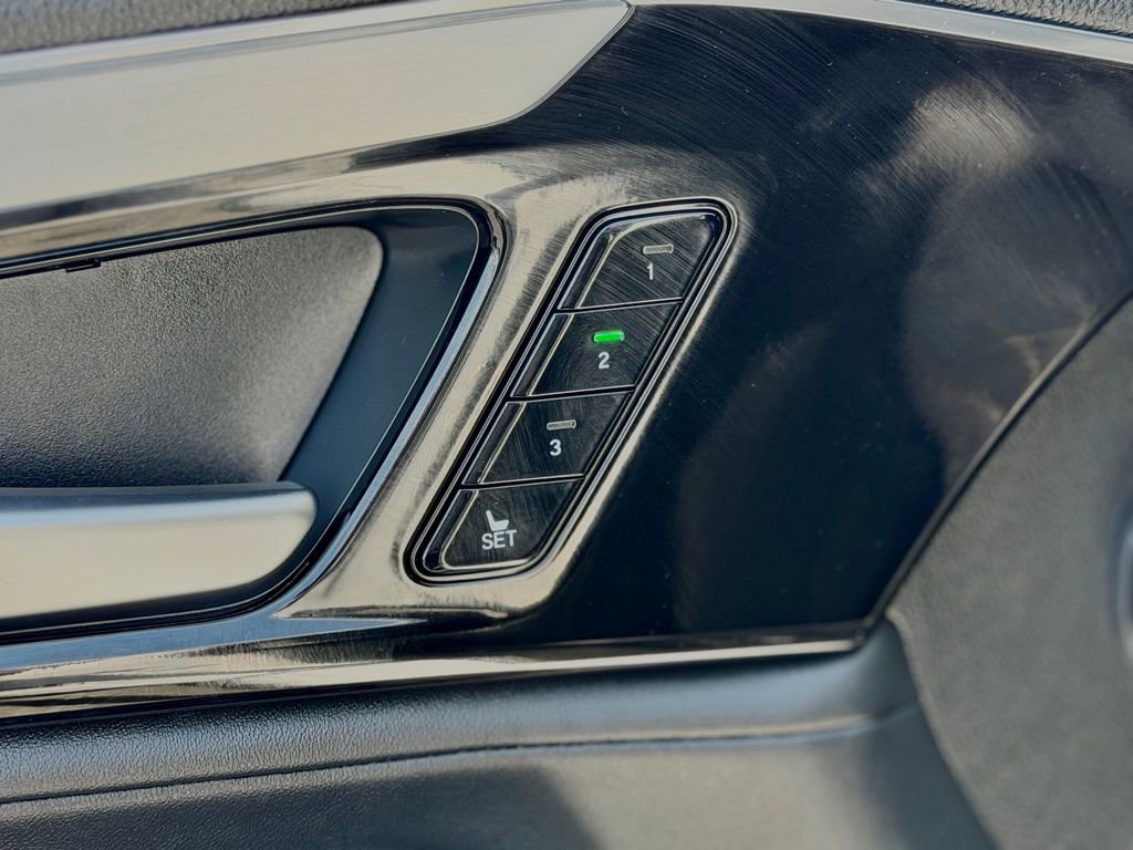 Used 2025 Acura MDX FWD w/ Technology Package image 16