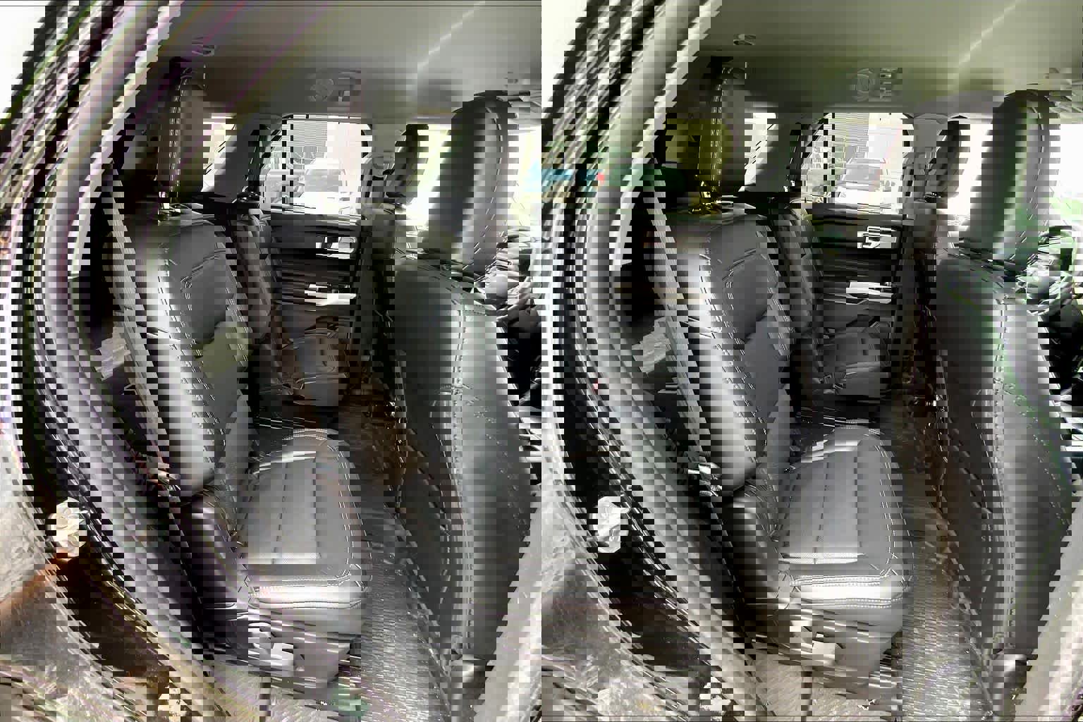 Certified 2022 Ford Explorer Limited w/ Equipment Group 301A image 19