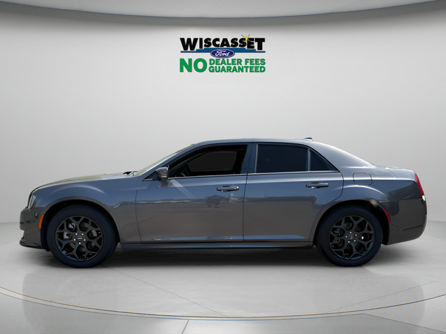 Used 2023 Chrysler 300 Touring L w/ Popular Equipment Group AWD/4WD image 2