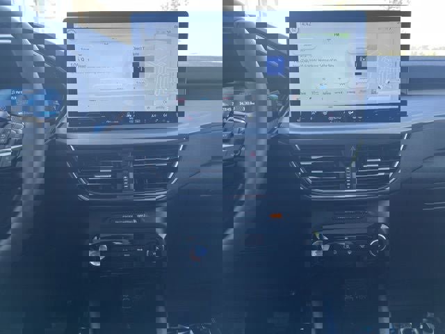 Certified 2025 Ford Escape Platinum image 32