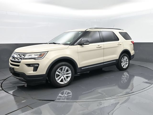 Certified 2018 Ford Explorer XLT w/ Equipment Group 202A AWD/4WD image 2