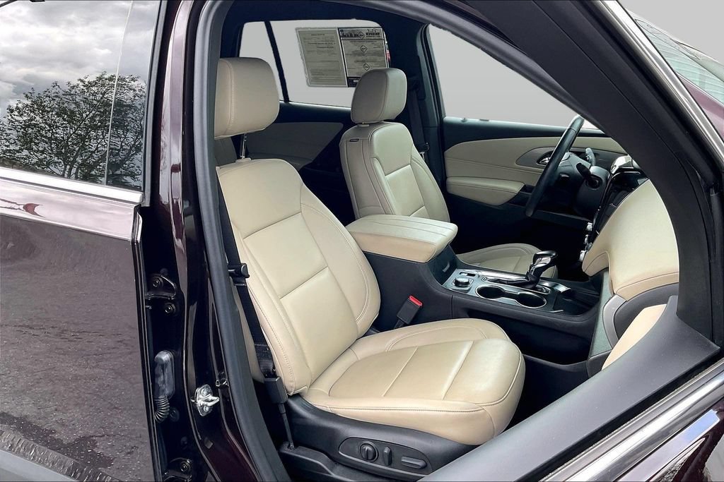 Used 2022 Chevrolet Traverse LT w/ LPO, Cargo Package AWD/4WD image 7