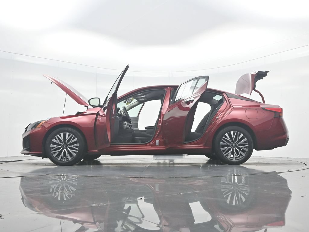Used 2024 Nissan Altima 2.5 SV FWD image 51