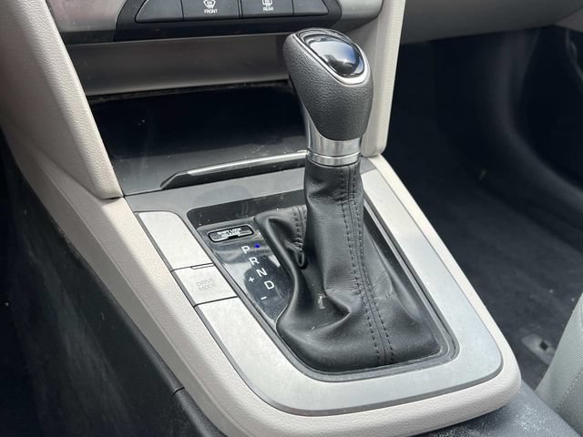 Used 2017 Hyundai Elantra SE FWD image 28