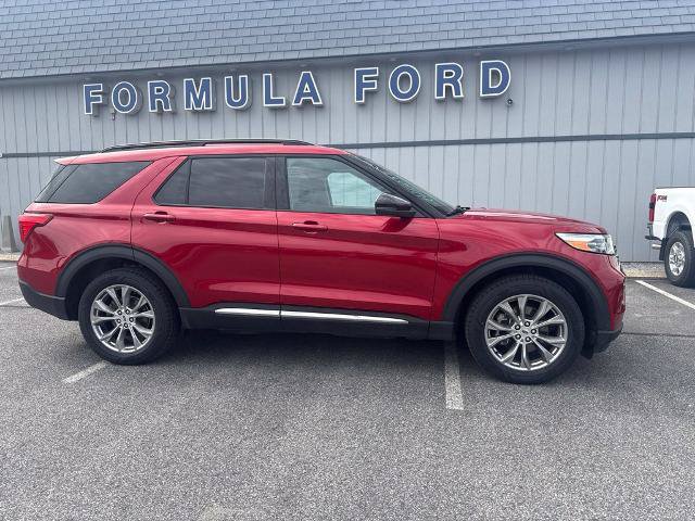 Certified 2023 Ford Explorer XLT w/ Equipment Group 202A AWD/4WD image 2