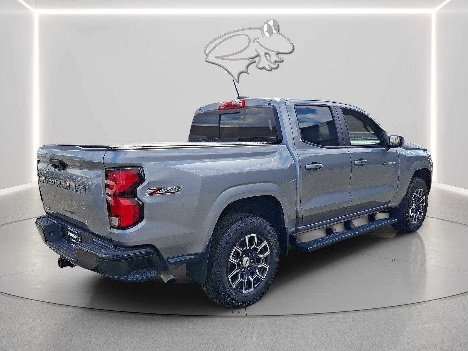 Used 2025 Chevrolet Colorado Z71 w/ Technology Package AWD/4WD image 5
