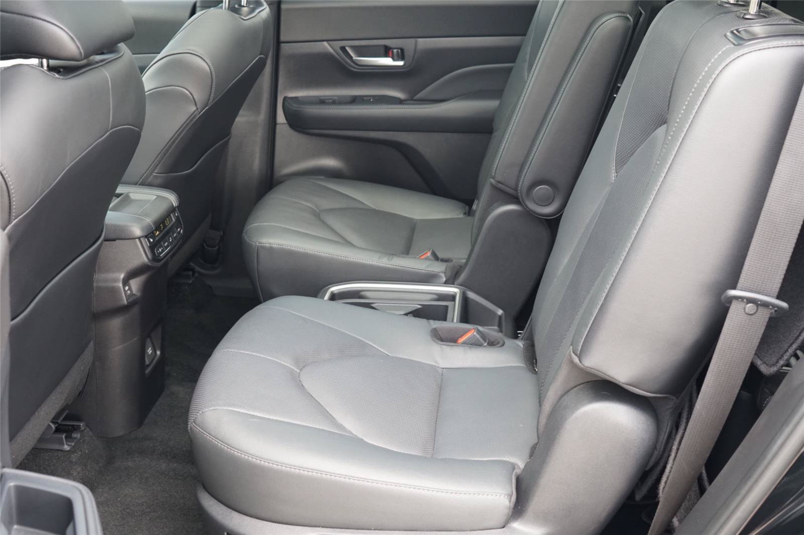 Used 2025 Toyota Grand Highlander AWD Hybrid image 23